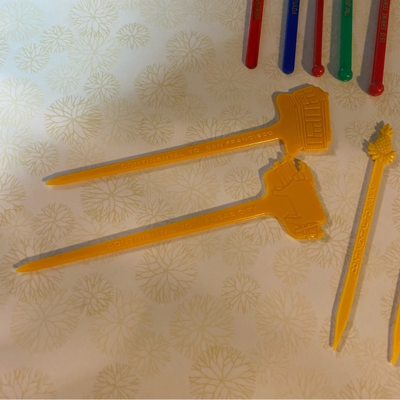 Vintage unique lot of 17 bar swizzle sticks , stir sticks . Mid Century barware - Picture 7 of 7